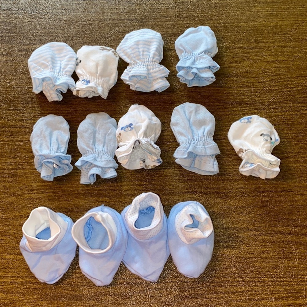 Bundle of mittens /booties